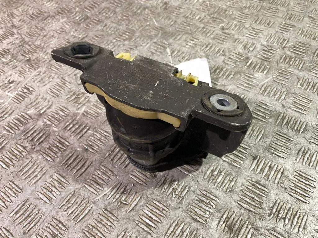 Engine mount bracket – Volvo XC90 (2014-)