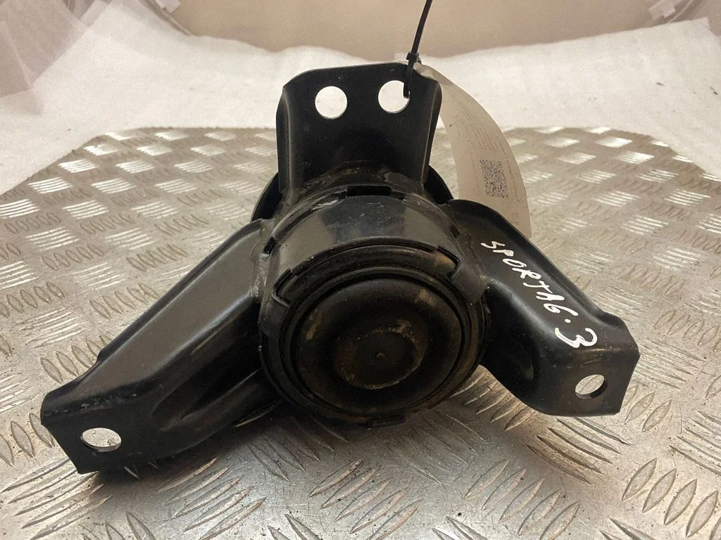 Engine mount bracket