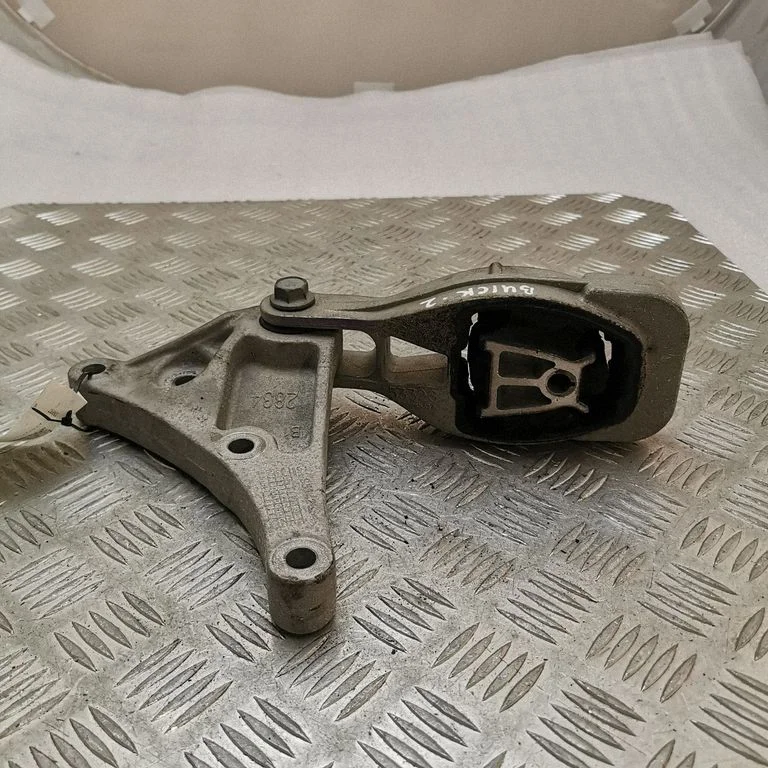 Engine mount bracket 95248684