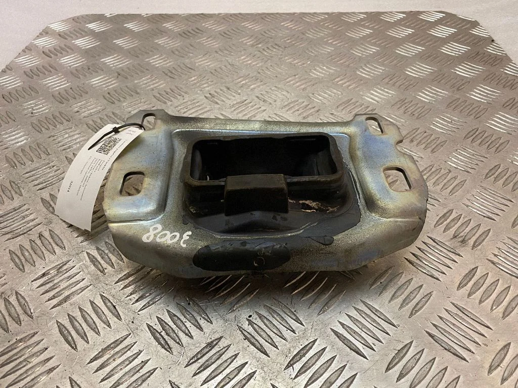 Engine mount bracket 9813699680