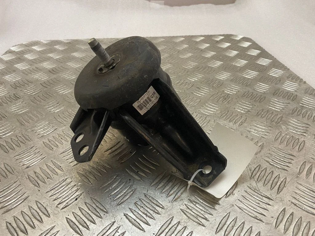 Engine mount bracket 21810F1100