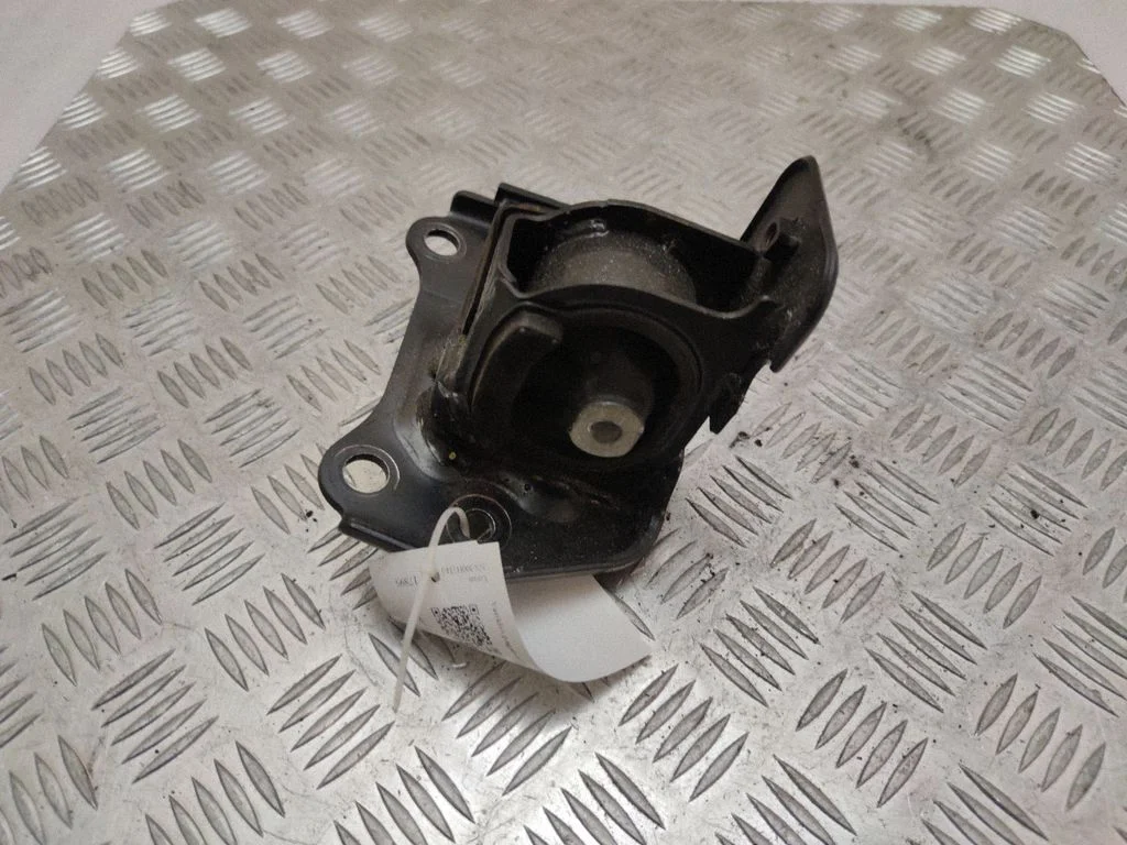 Engine mount bracket – left