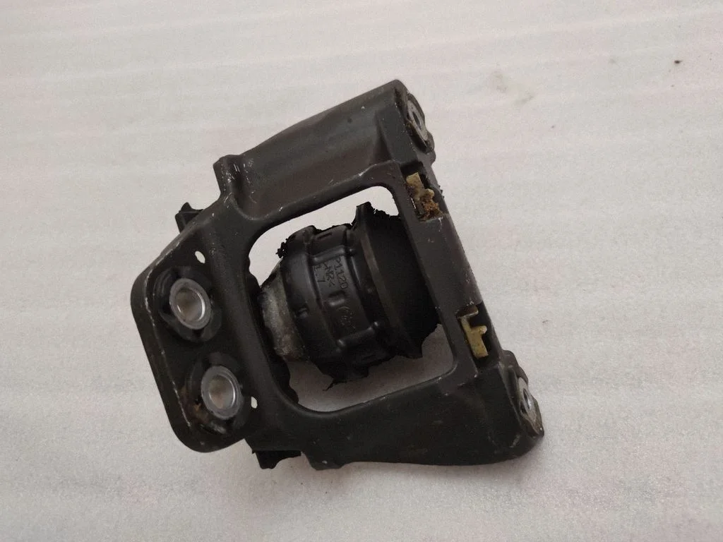 Engine mount bracket – Volvo XC60 (2017-)