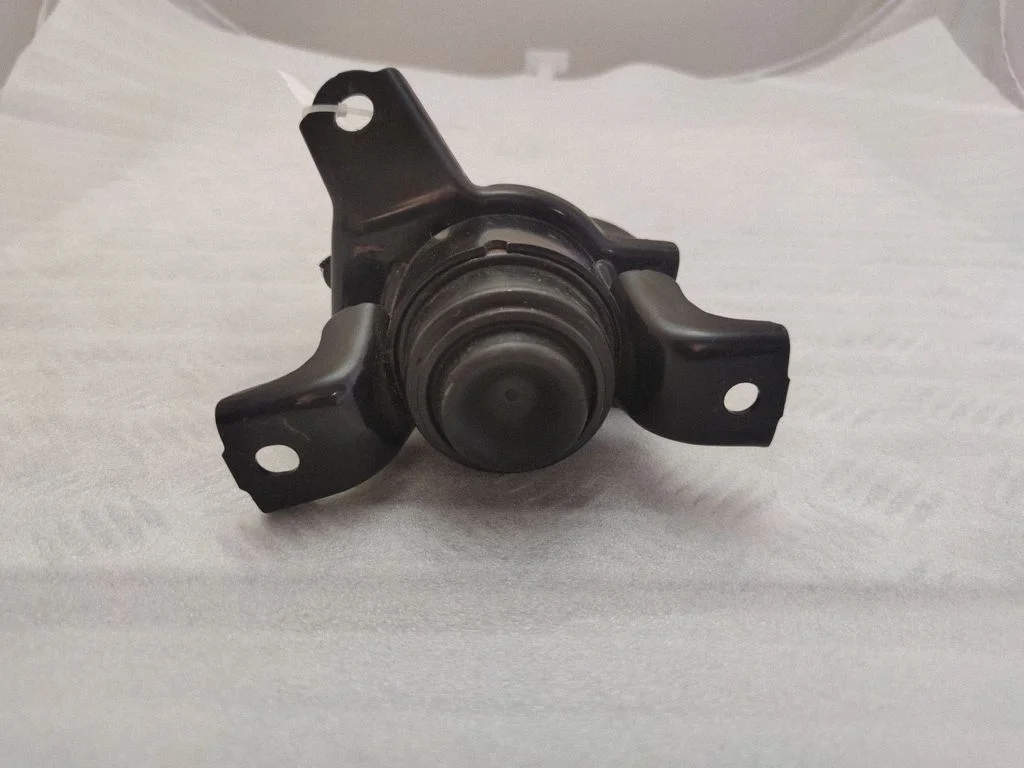 Engine mount bracket