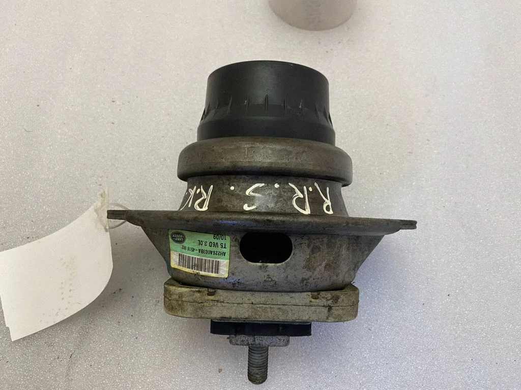 Dzinēja spilvens AH226A003BA