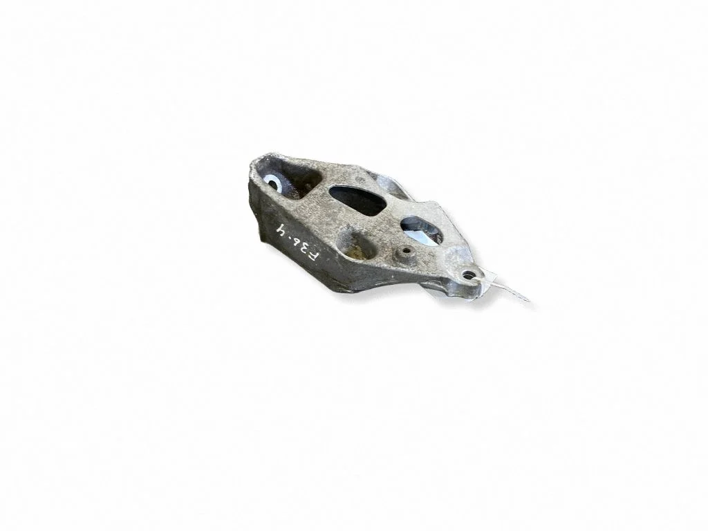 Engine mounting bracket 6859415
