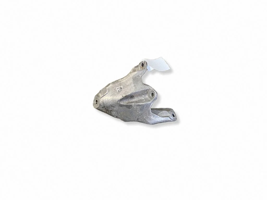Engine mounting bracket – Audi RS Q8 (2019-)