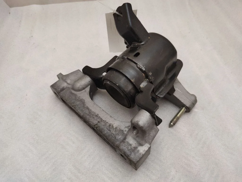 Engine mount bracket H4051305
