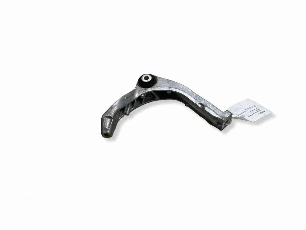 Engine mounting bracket 9Y0199353