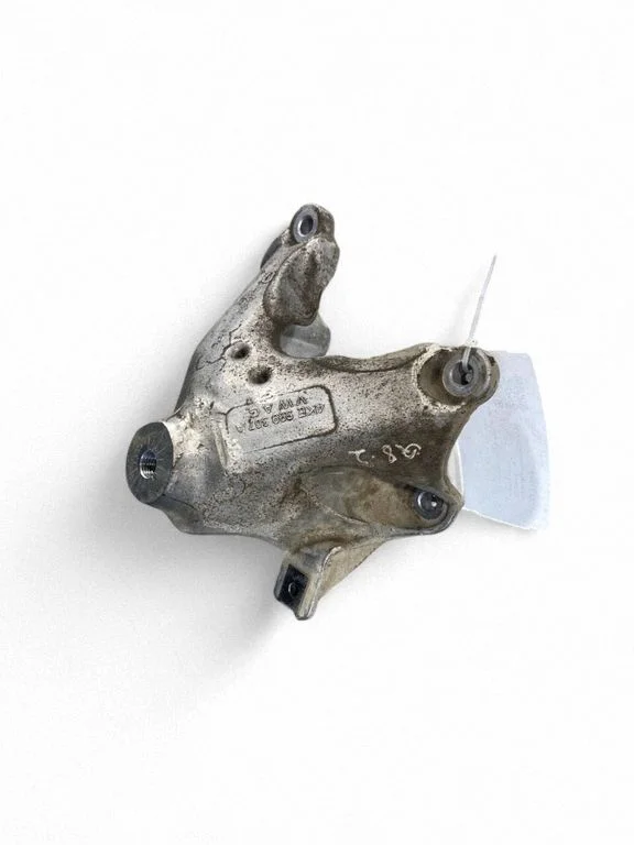 Engine mounting bracket 4KE599307A