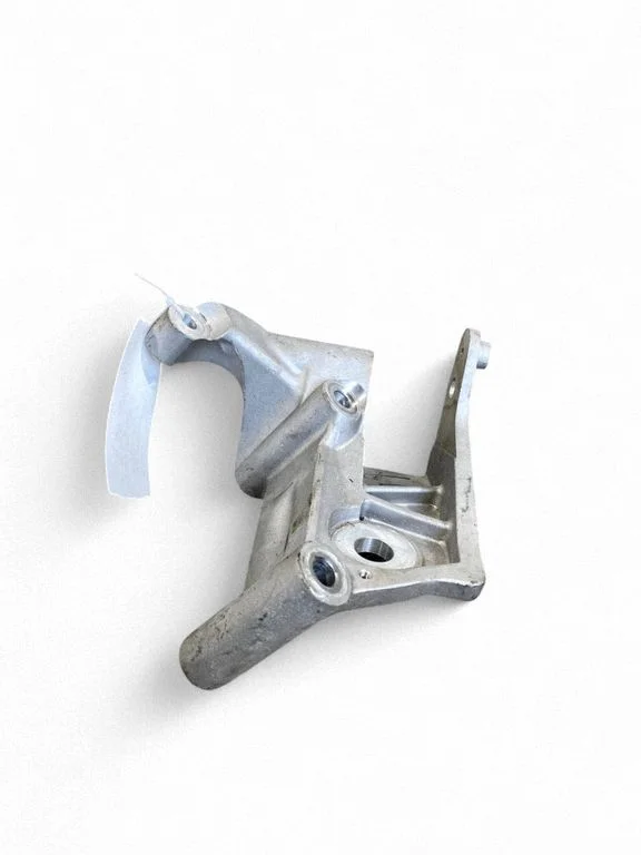 Mootori kinnituskronstein 31430470