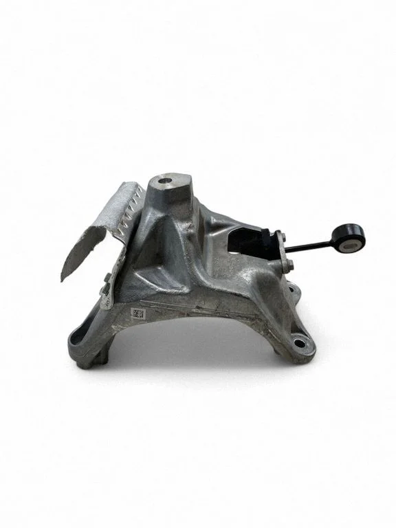 Engine mounting bracket 4M0199308CE