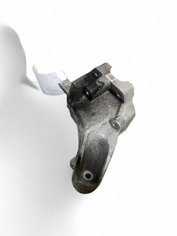 Mootori kinnituskronstein A6512233804