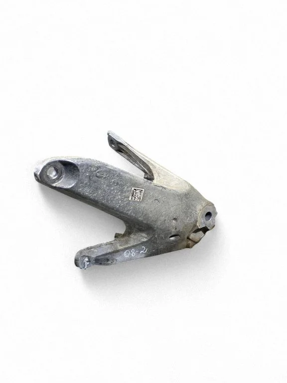Engine mounting bracket 4KE199606H