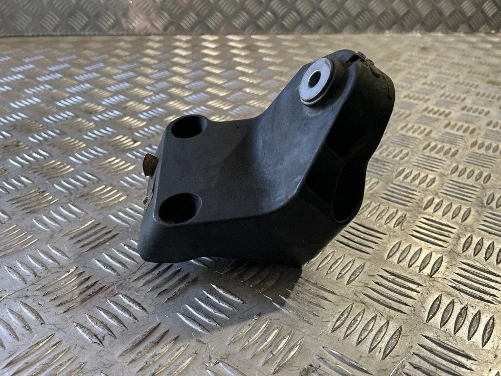 Engine mounting bracket A6542232200