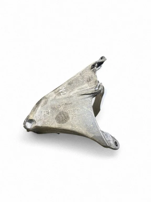 Engine mounting bracket 4KE199307M