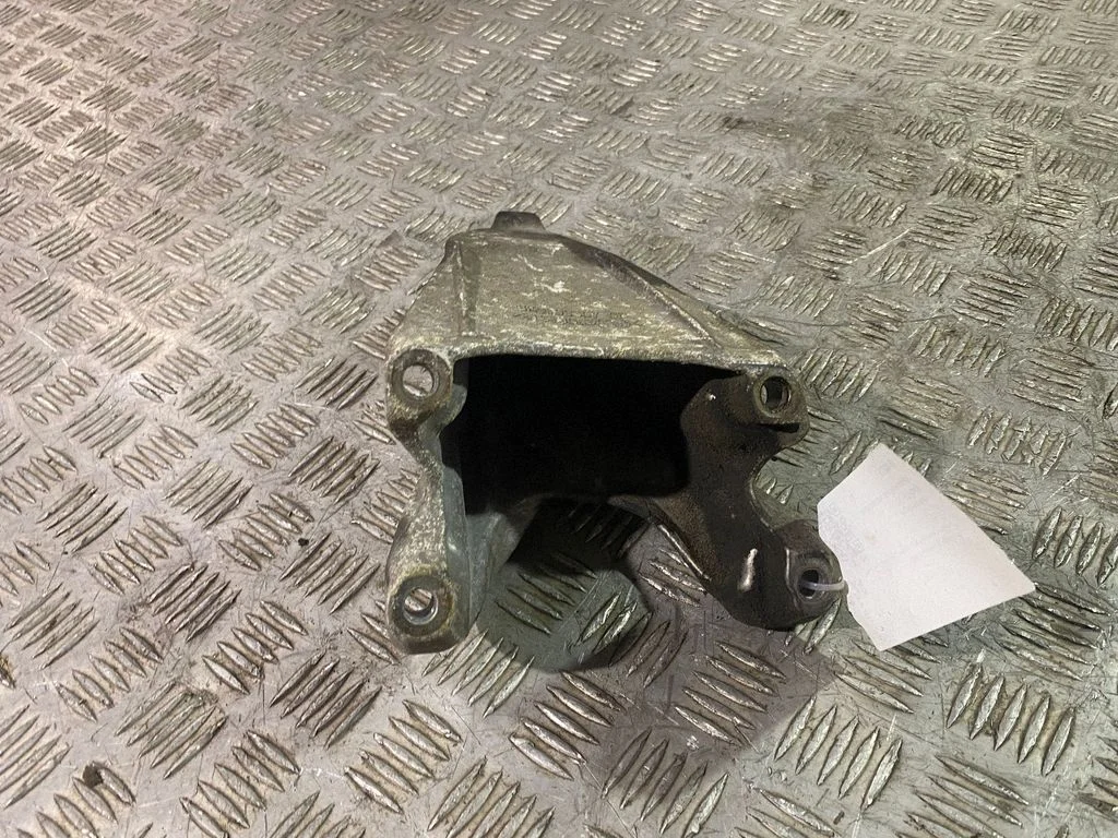 Engine mounting bracket 8K0199307CB