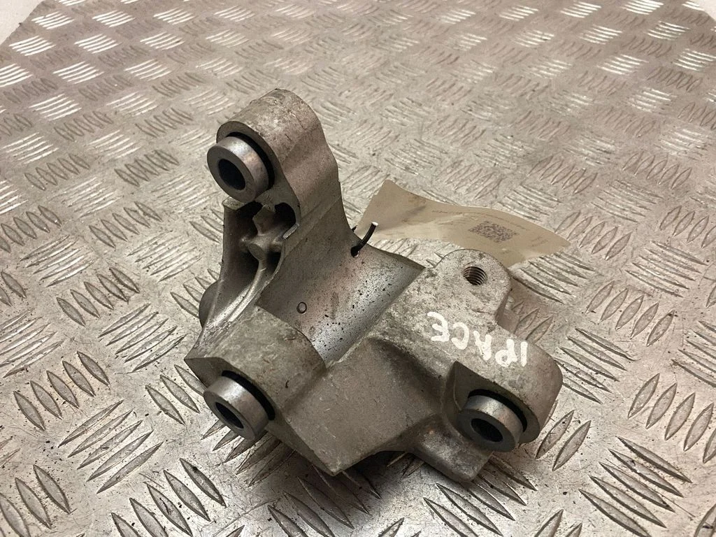 Engine mounting bracket J9D33D102AD