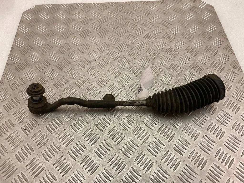Steering tie rod – right