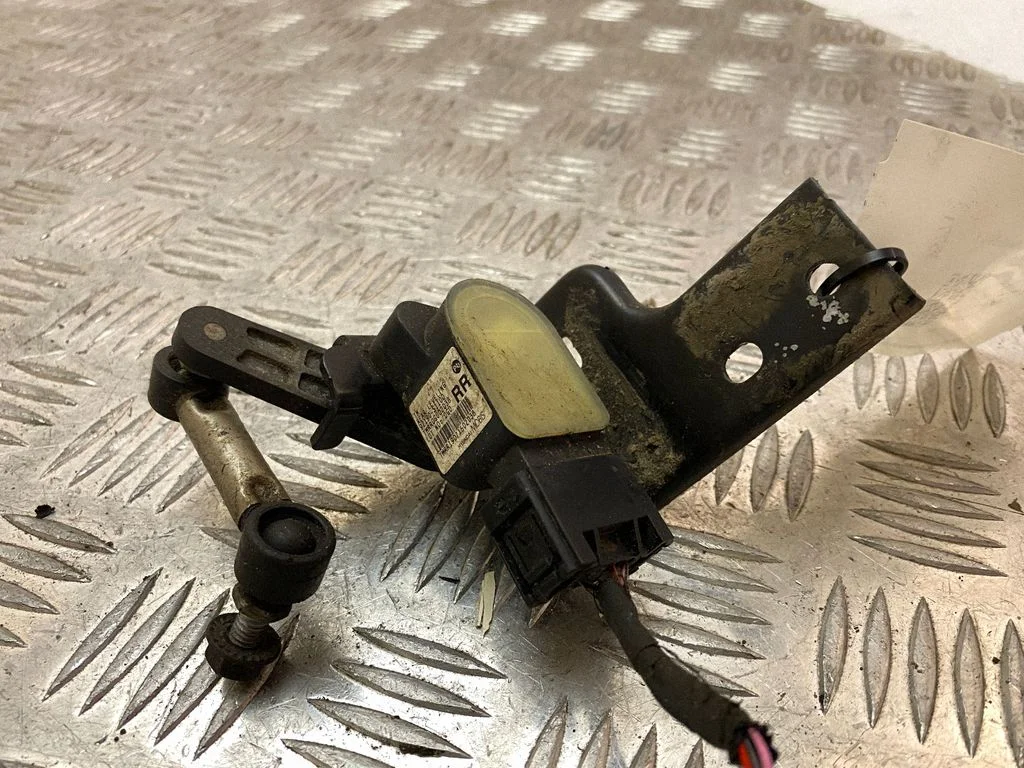 Headlight/headlamp level sensor 92190S1100