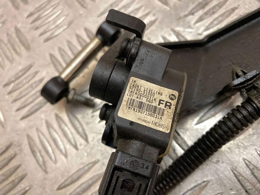 Headlight/headlamp level sensor 92190S1000
