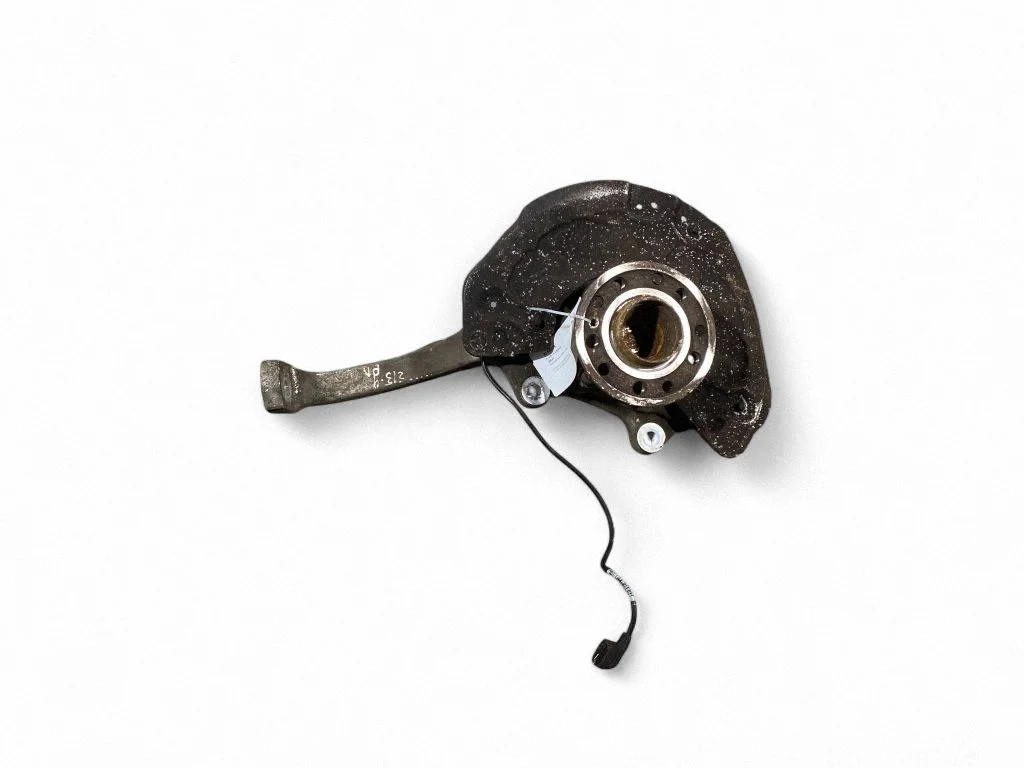 Front wheel hub – right