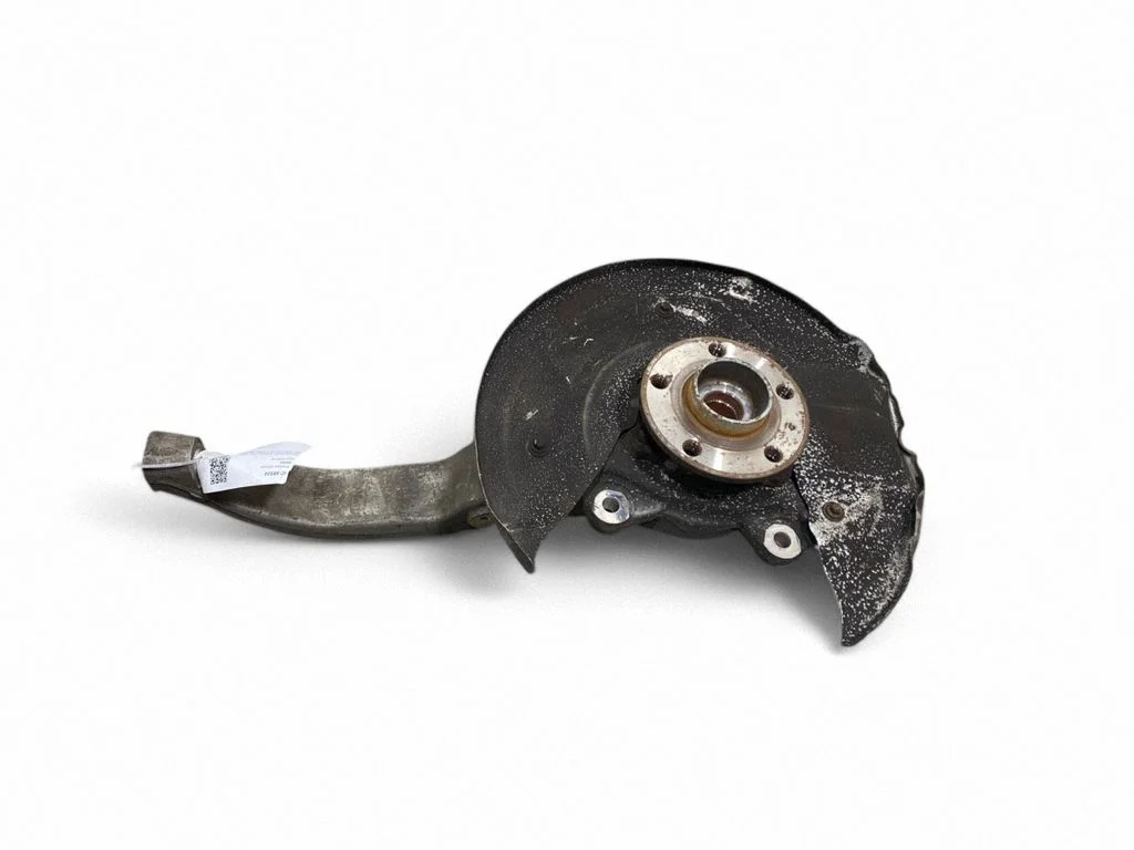 Front wheel hub – left
