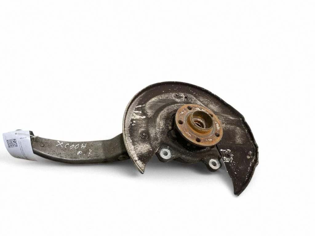Front wheel hub – left