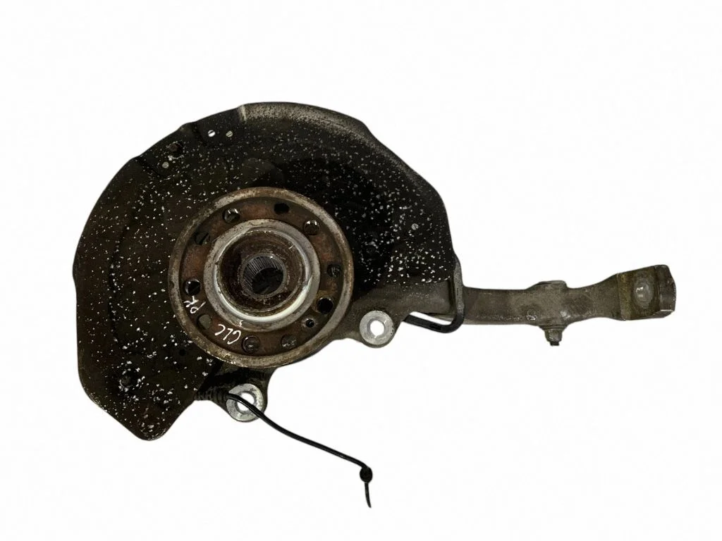 Front wheel hub – left