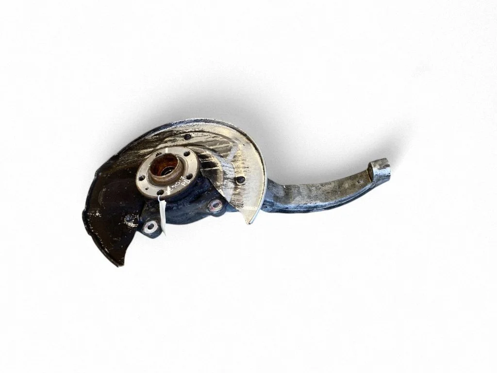Front wheel hub – right