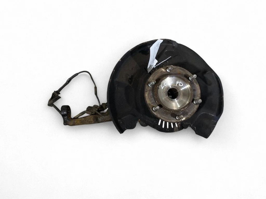 Front wheel hub – right