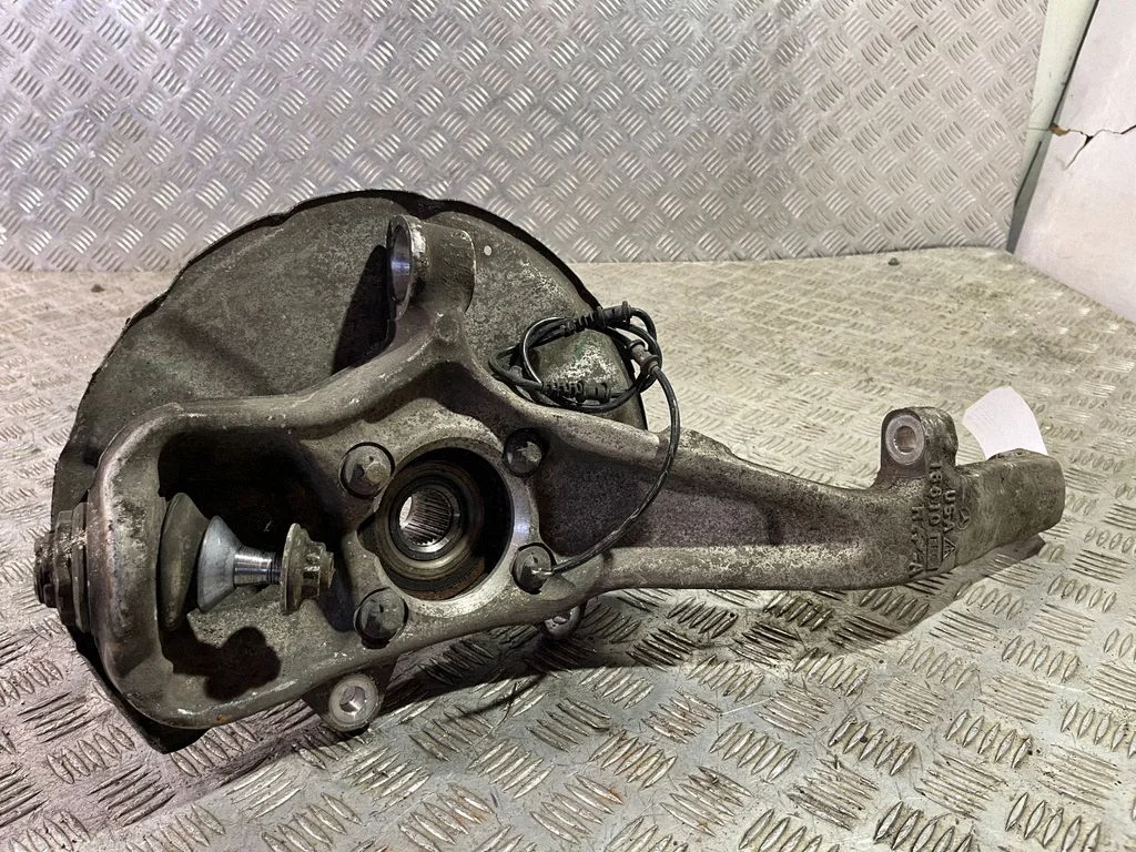 Front wheel hub 16610