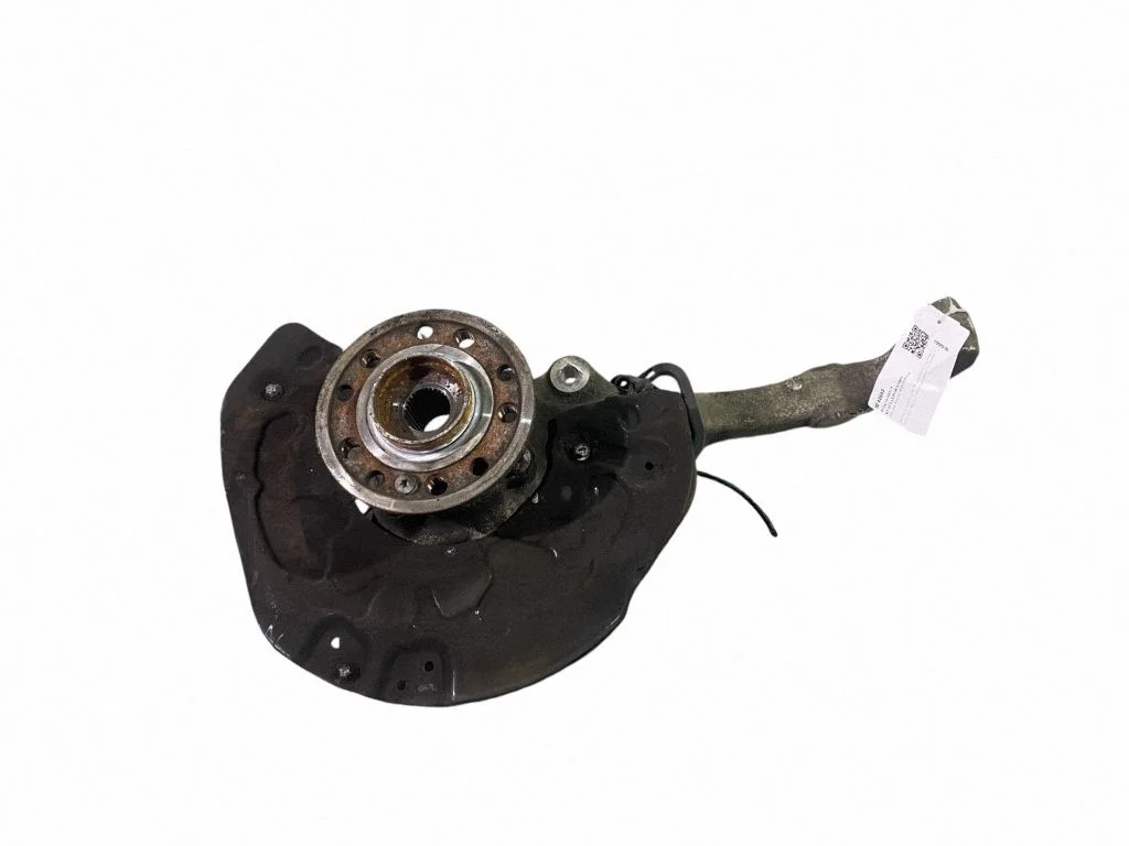 Front wheel hub – right