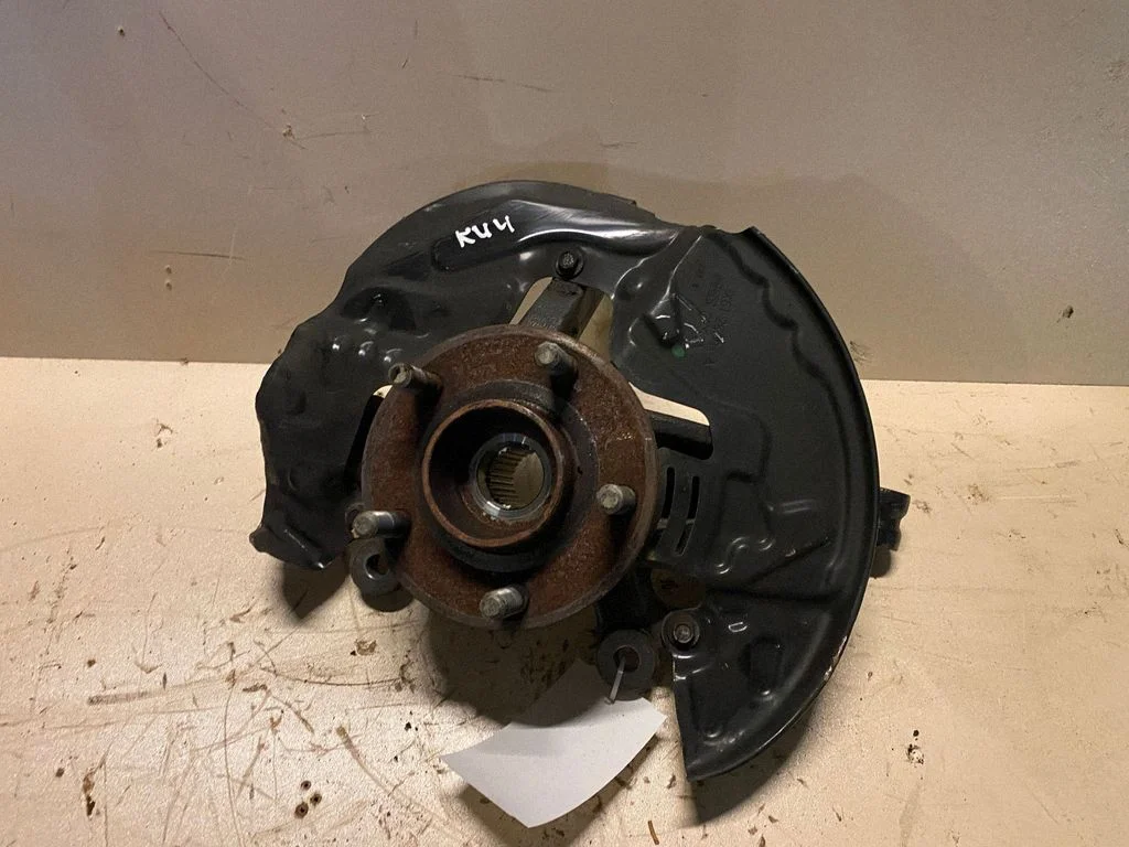 Front wheel hub – right