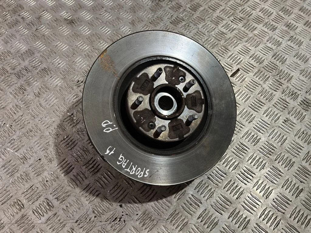 Front wheel hub 51701D7660