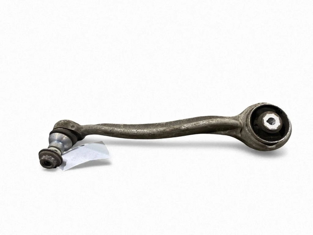 Front control arm – right