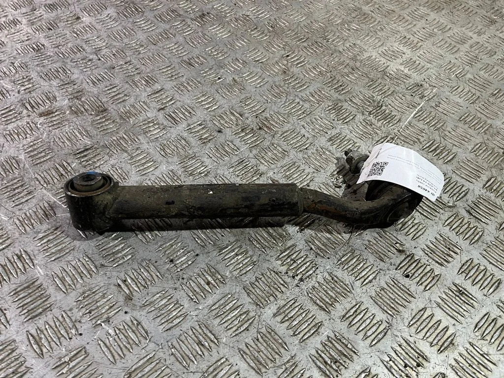Front control arm – right
