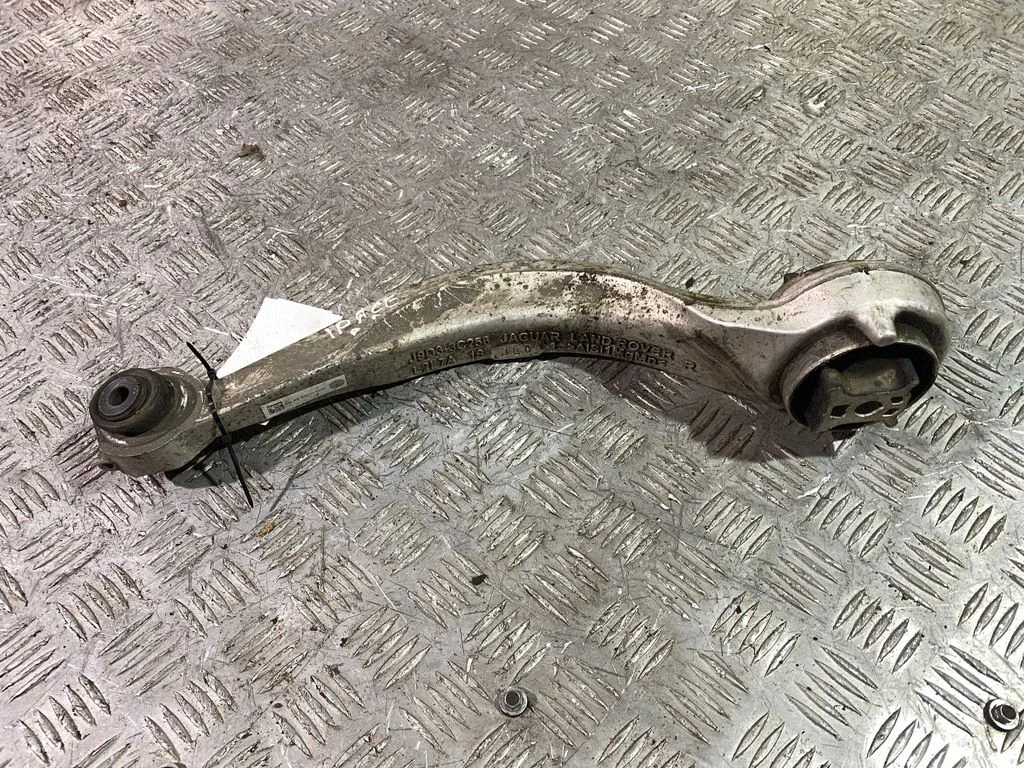 Front control arm J9D33C256BB