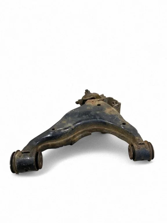 Front lower control arm/wishbone – right