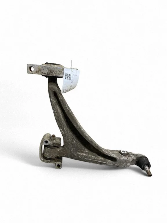 Front lower control arm/wishbone – right