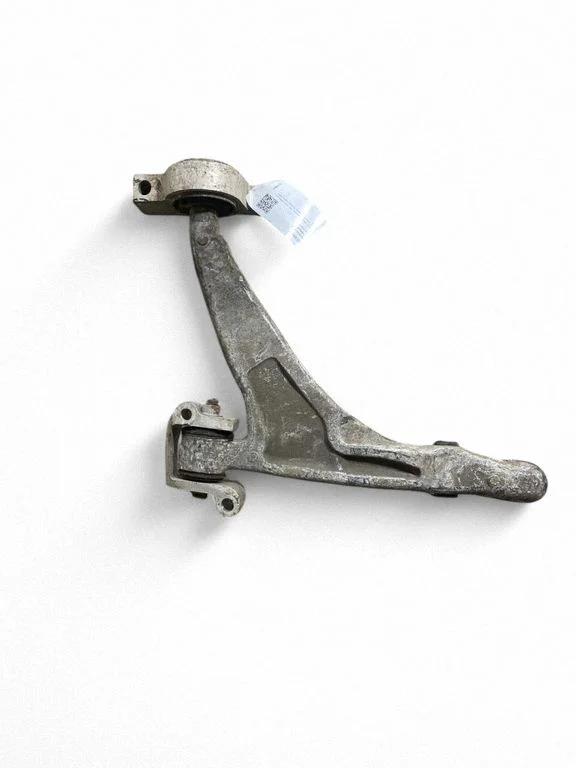 Front lower control arm/wishbone – left