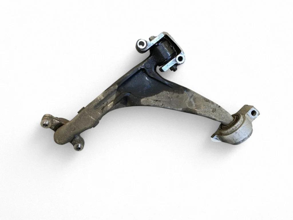 Front lower control arm/wishbone – left