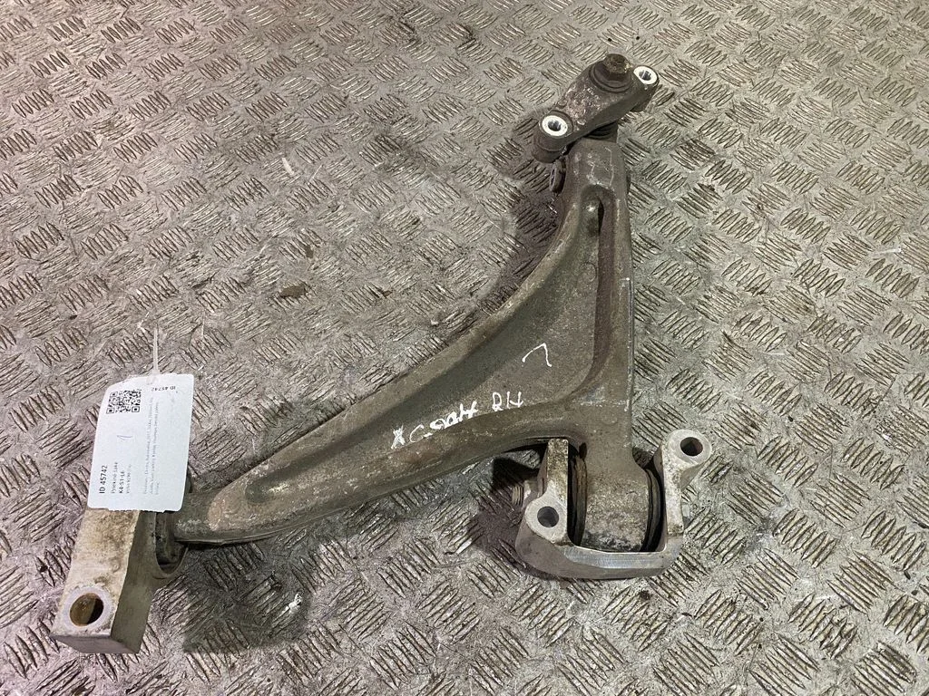 Front lower control arm/wishbone – right