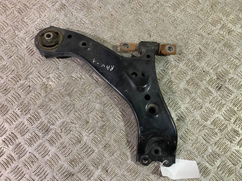 Front lower control arm/wishbone – right