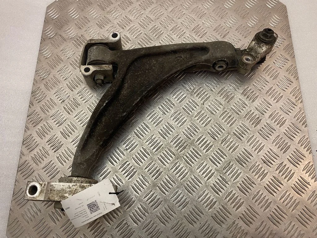 Front lower control arm/wishbone – left