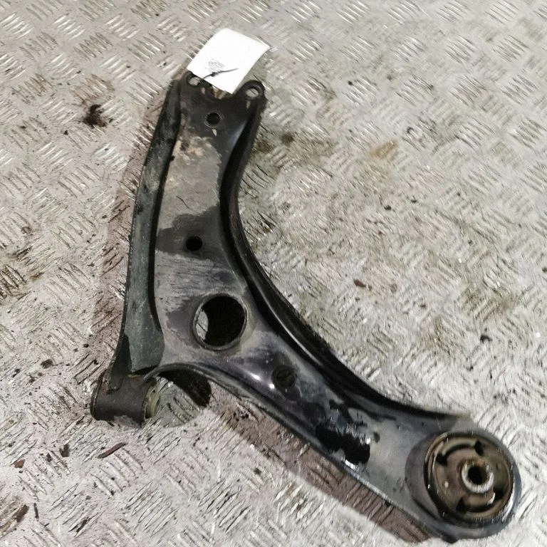 Front lower control arm/wishbone 54500F1000