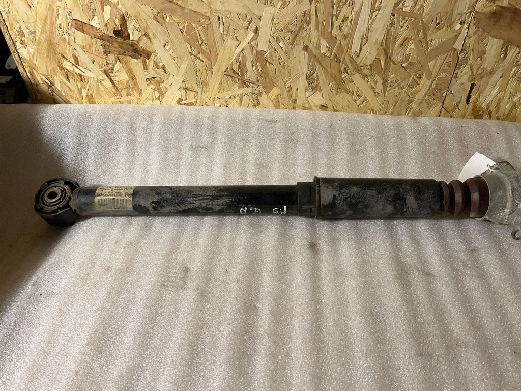 Tagumine amortisaator 8T0513035T