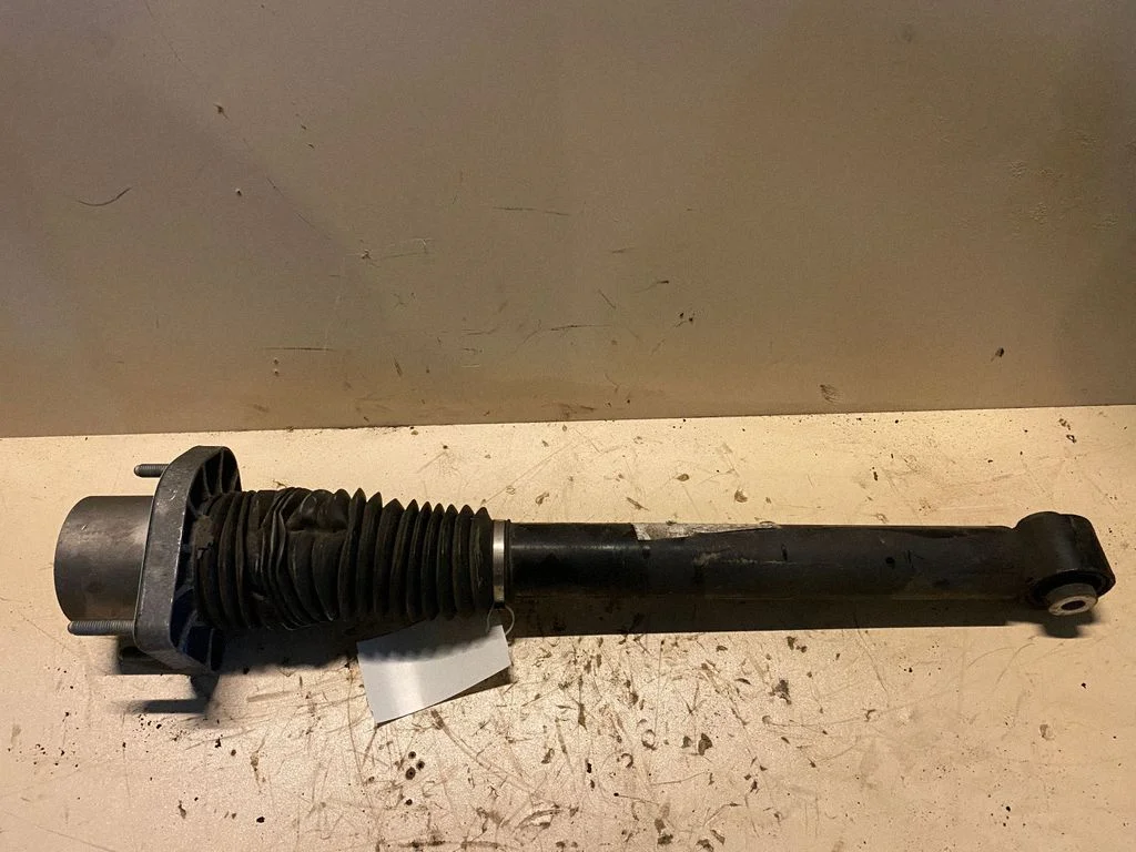 Tagumine amortisaator MK6218W002AA