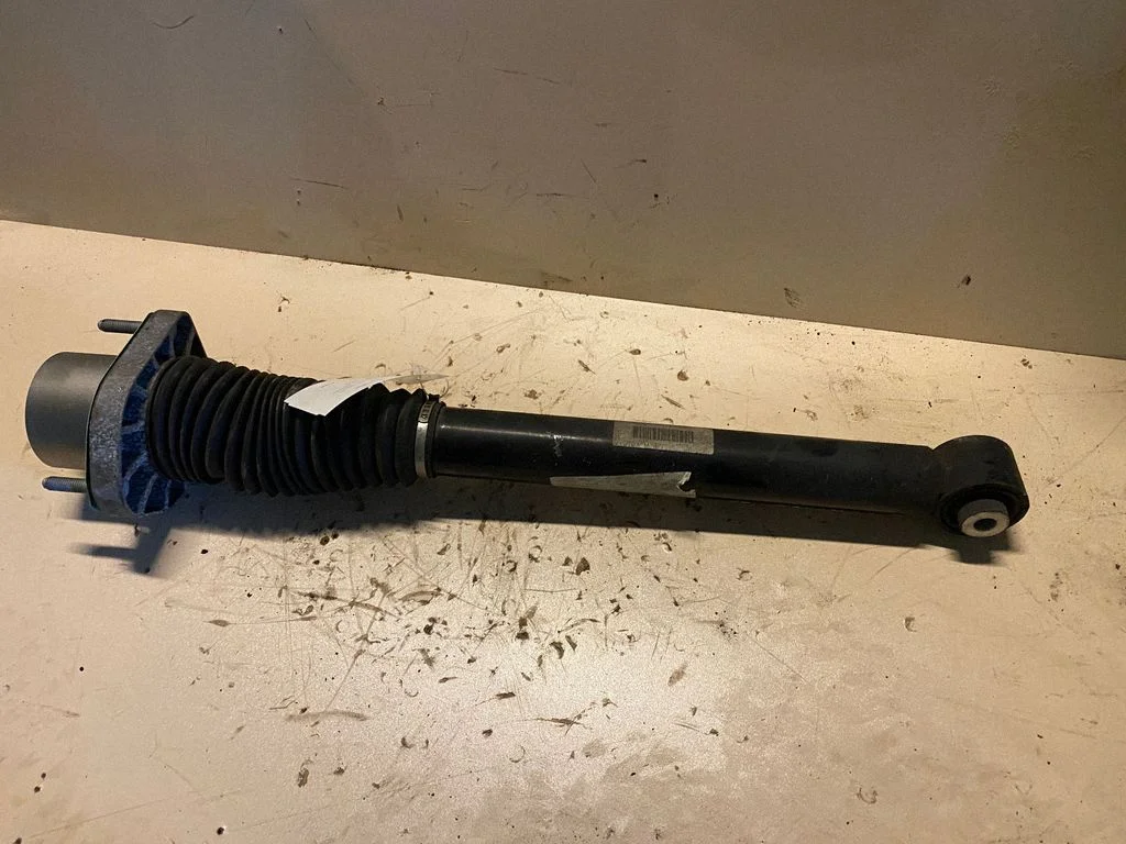 Tagumine amortisaator MK6218W002AA