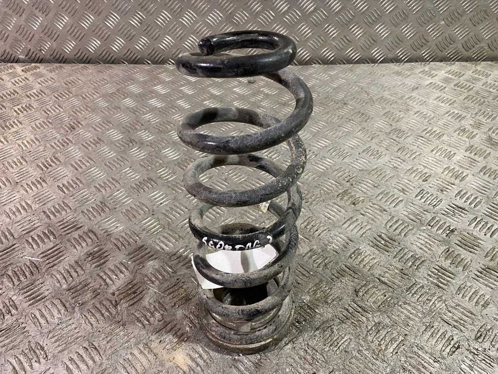 Rear coil spring 56350F1000